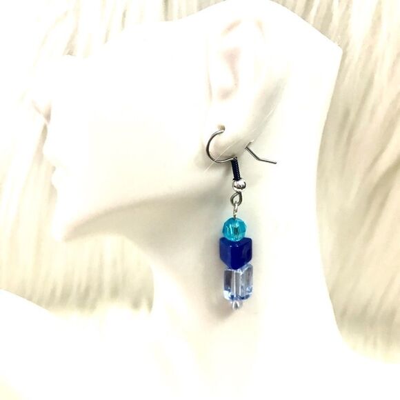 Jewelry - Blue beaded earrings 
